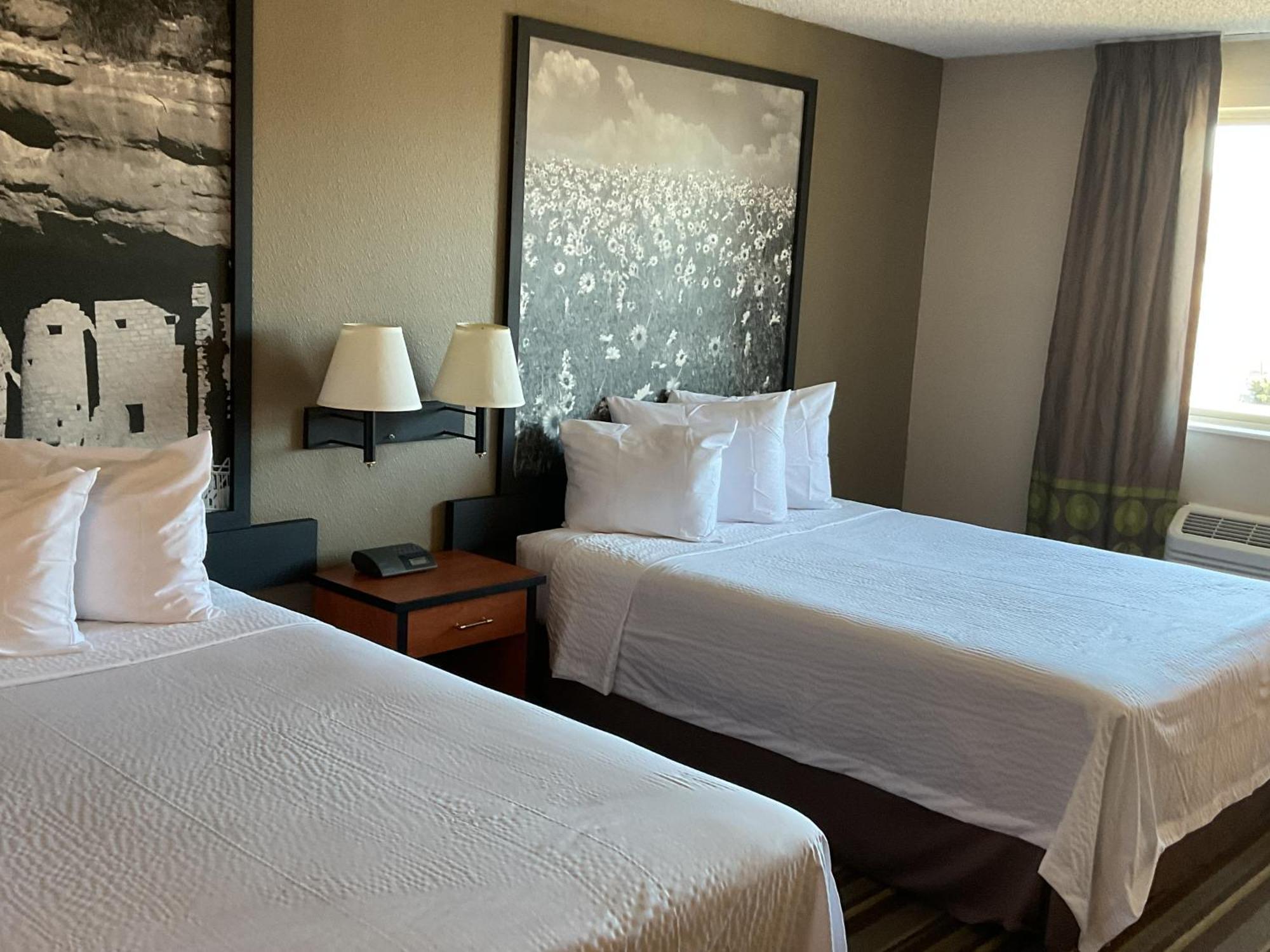 Super 8 By Wyndham Airport Motel 3*